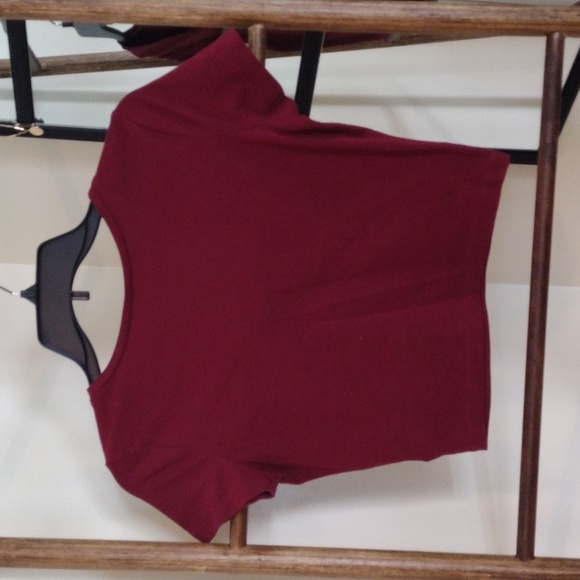 Wild Fable Cropped T- Shirt Size Medium - Picture 2 of 3